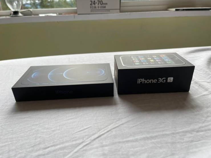 “The size difference between the iPhone 12 Pro Max box and the good old iPhone 3GS box. Interesting how the thickness has changed so much over the years.”