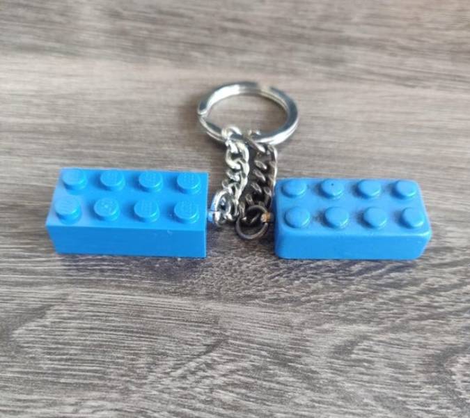 “The wear on a LEGO brick I’ve been using as a key hanger for a few years compared to a new one”