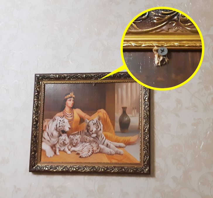 “We moved into an apartment and wanted to get rid of this painting. But the landlord said, “You won’t be able to remove it, I made sure of it.”