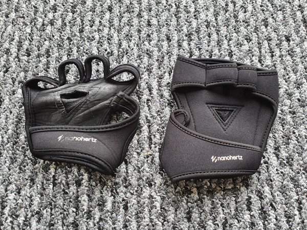 1 year old weightlifting gloves VS brand new ones.