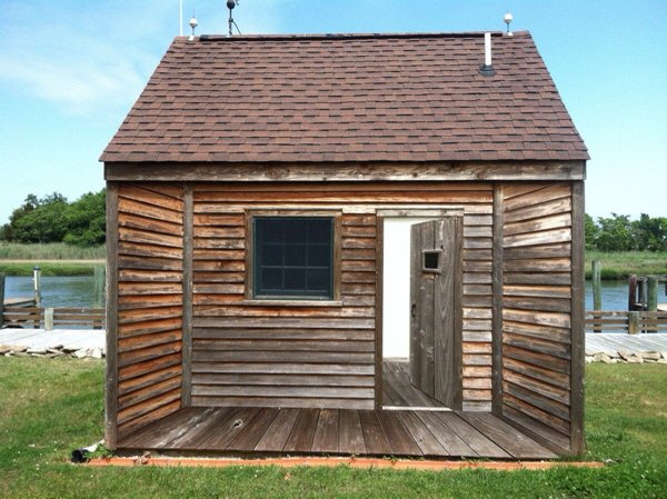 Lewes, Delaware,

An optical illusion cabin.