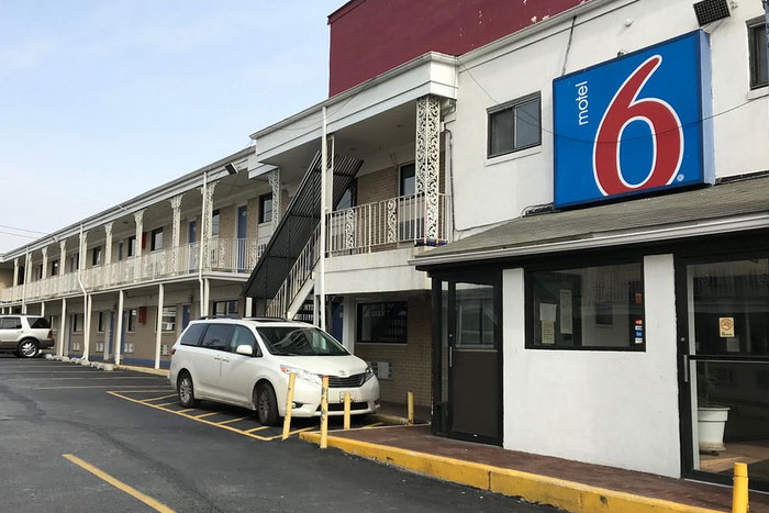 My buddy isn't the smartest man. He picked a chick up and drove to a motel. They were walking into the room and she says, "I forgot my purse in the car do you mind if I go grab it?" He says, "yeah that's fine," and tosses her the keys. 5 minutes later he walks outside wondering where she is and his car is gone.