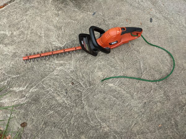 “Bought a brand new extension cord this morning to improve my home landscaping game. It did not last ten minutes in my hands.”