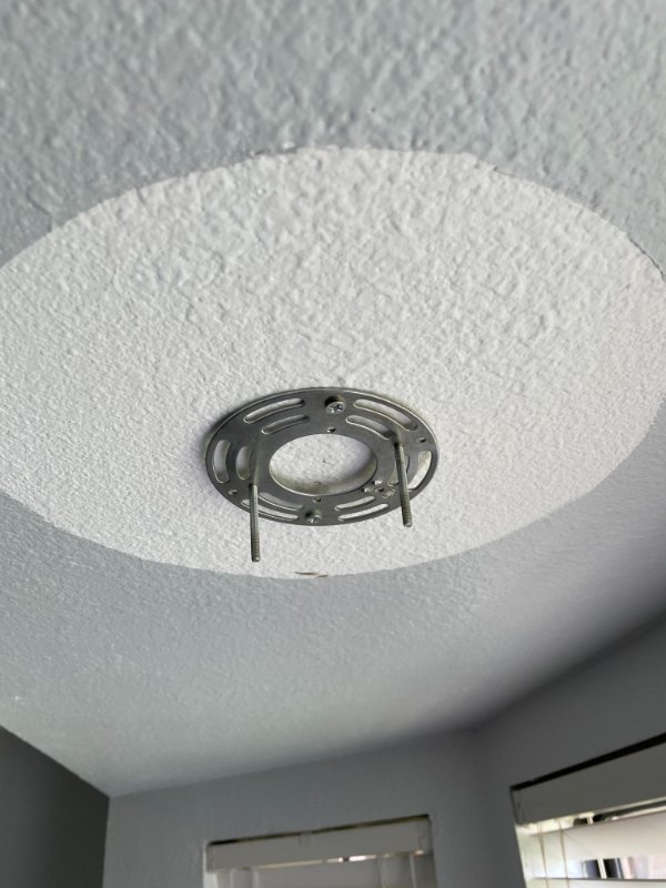 “Bought a house last year and wondered why this light never worked. Finally took it off to have a look at the wiring…”