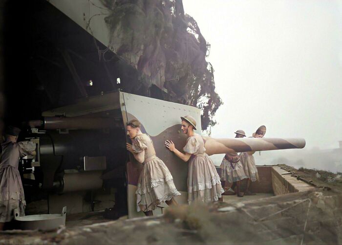 British Soldiers (Interrupted During Drag Show Rehearsals By A German Raid) Manning A Bl 6-Inch Mk Vii Naval Gun At Shornemead Fort, England In 1940