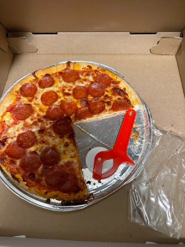 “Local pizzerias gluten free pie comes uncut and with a little plastic slicer to avoid cross contamination.”