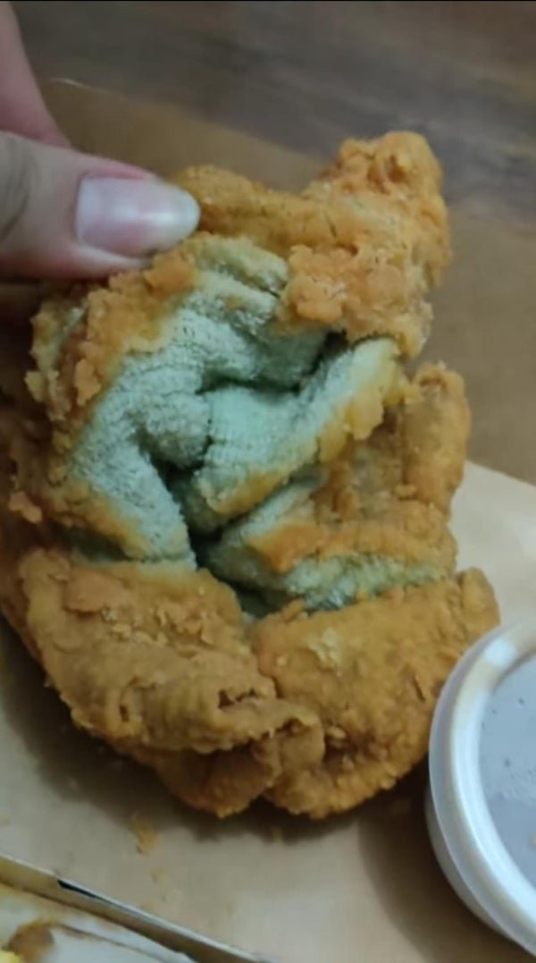 Someone ordered fried chicken from a well-known Filipino fast-food and got a fried towel.