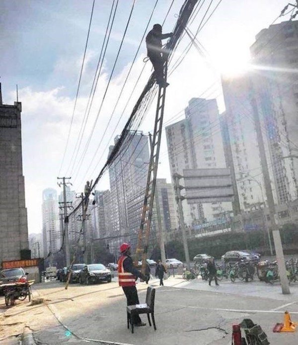 32 People Who Don't Give A S**t About Safety.