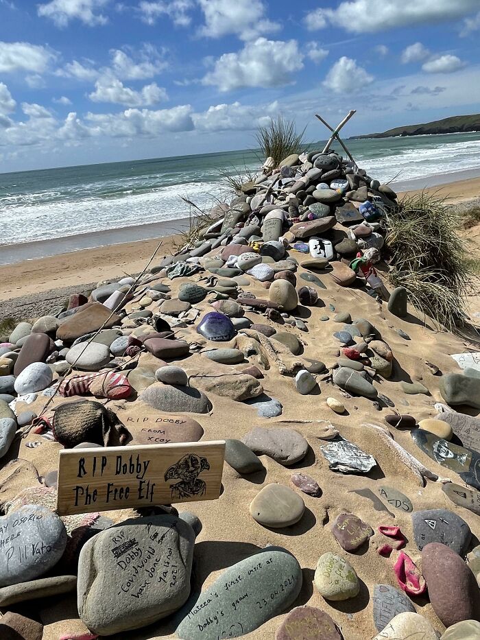 Dobby’s Fan-Made Grave In The Precise Location Of The Film!