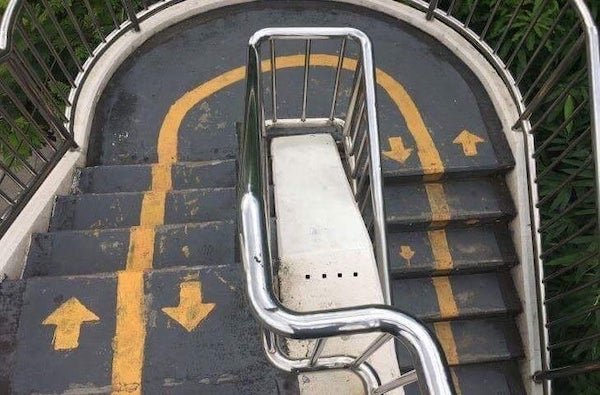 27 People Who Had One Job And Failed.