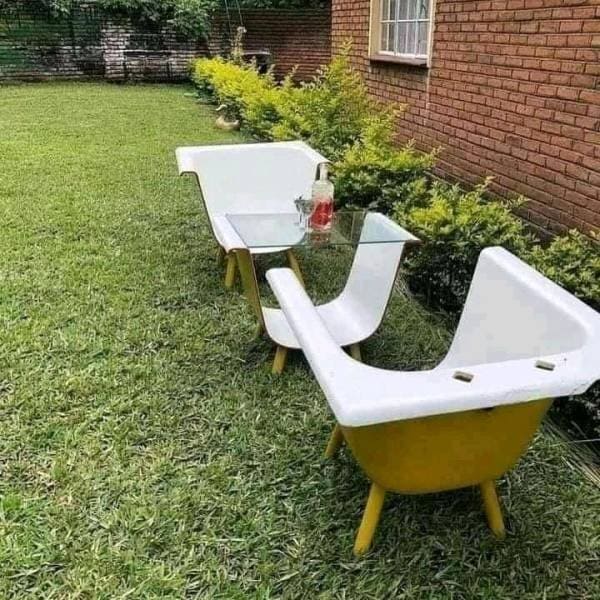 Bathtub Table & Chairs