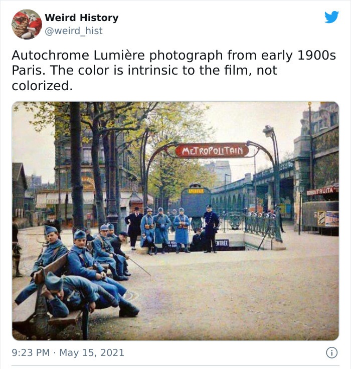paris 1914 - Weird History Autochrome Lumire photograph from early 1900s Paris. The color is intrinsic to the film, not colorized. Metropolitain B Fruita Tre i
