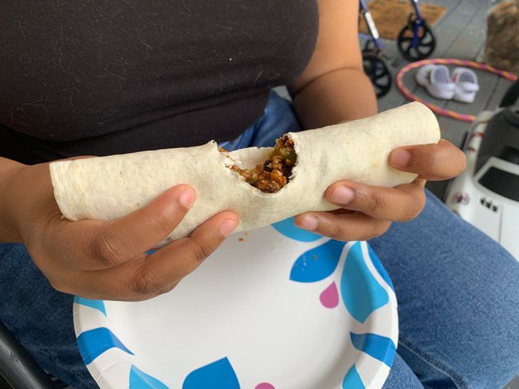 “This is how my wife eats burritos/wraps, ladies and gentlemen.”