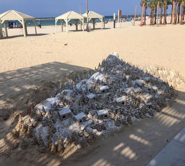 “My Mom Found This Amazing Sand Castle In Jerusalem Beach, Tel Aviv”