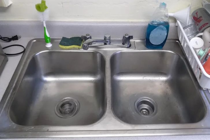 “Depression was so bad I couldn’t do my dishes for months. Today was the first time both my sinks have been clean since March. I’m so proud of myself.”