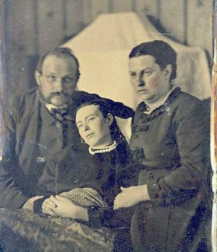 In The "Old Days" It Used To Be Common To Take Pictures With Dead Relatives. The Woman In The Middle Is Already Dead
