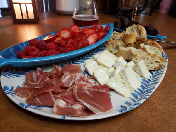 “Hard to see but I broke a large glass over a newly made snack board for cartoon night. If you zoom in you can see glass in the prosciutto.”