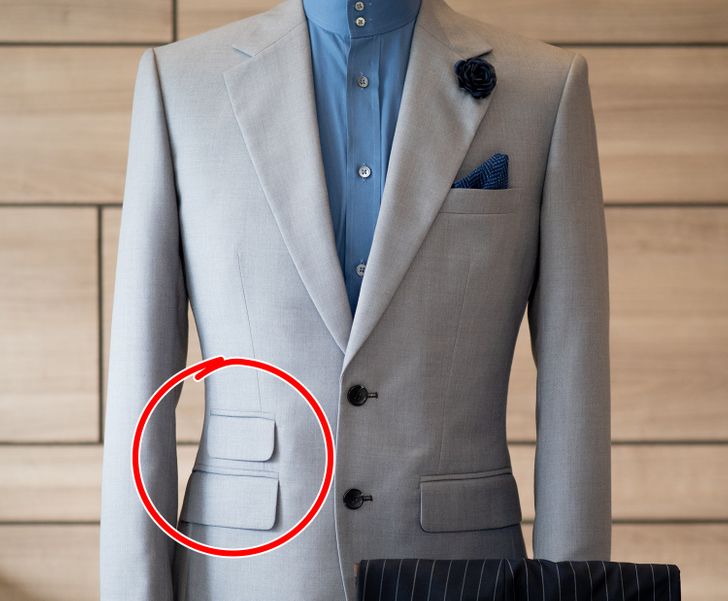 The 2 pockets on the right side of a dinner jacket. This mysterious little pocket goes back to England when equestrians needed a quick place to store coins for toll points. Later on, the pocket was used for men to keep their train tickets when they would travel to work every day. By using the pocket, they could still keep their jacket buttoned up. Nowadays, this small addition is only used for decorative reasons and doesn’t serve any practical purposes.