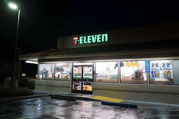 7 eleven middle of nowhere - 7Eleven 2'5 22 Men