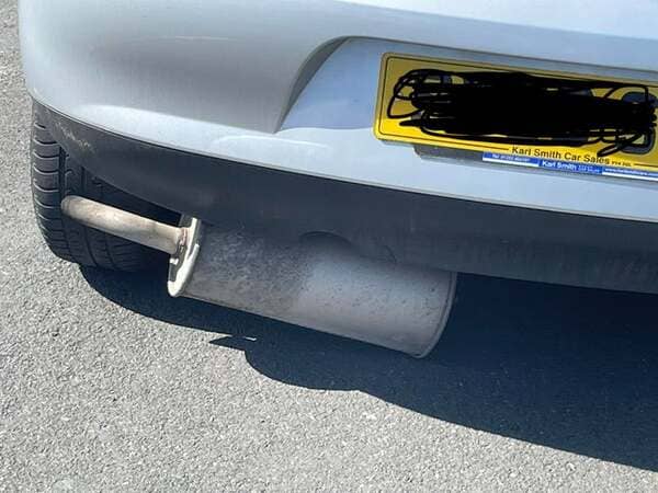 Don’t think that’s how an exhaust should look like.