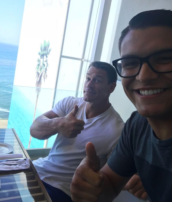 MET MY IDOL JOHN FUCKING CENA AT A RESTAURANT