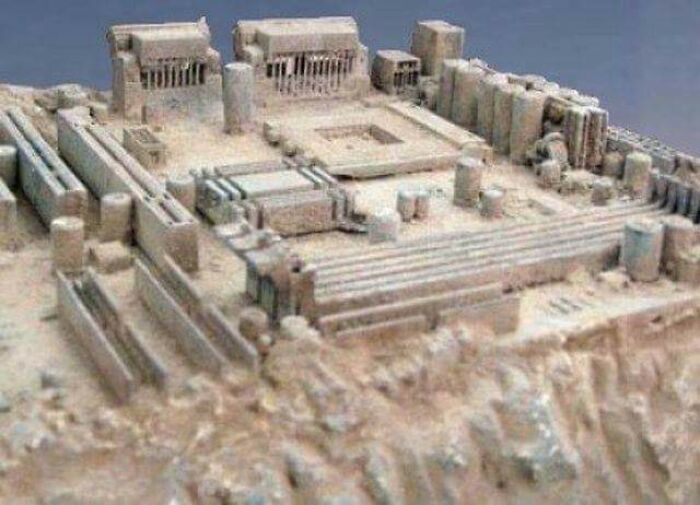 This Old Motherboard Looks Like An Egyptian Temple