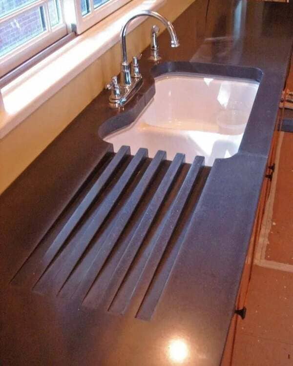 Sink area designed for drying.