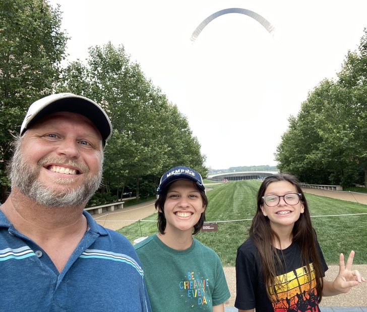 “Me, my dad, and my sister took a picture at the St. Louis Arch and the lighting made it look like part of it disappeared.”
