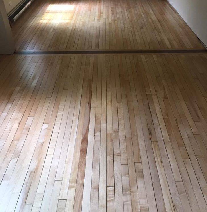 “We wanted to cover the floor with laminate. When we removed the carpeting, we found a massive hole and maple parquet floor from the beginning of the 20th century.”