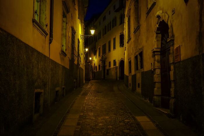 dark alleyway