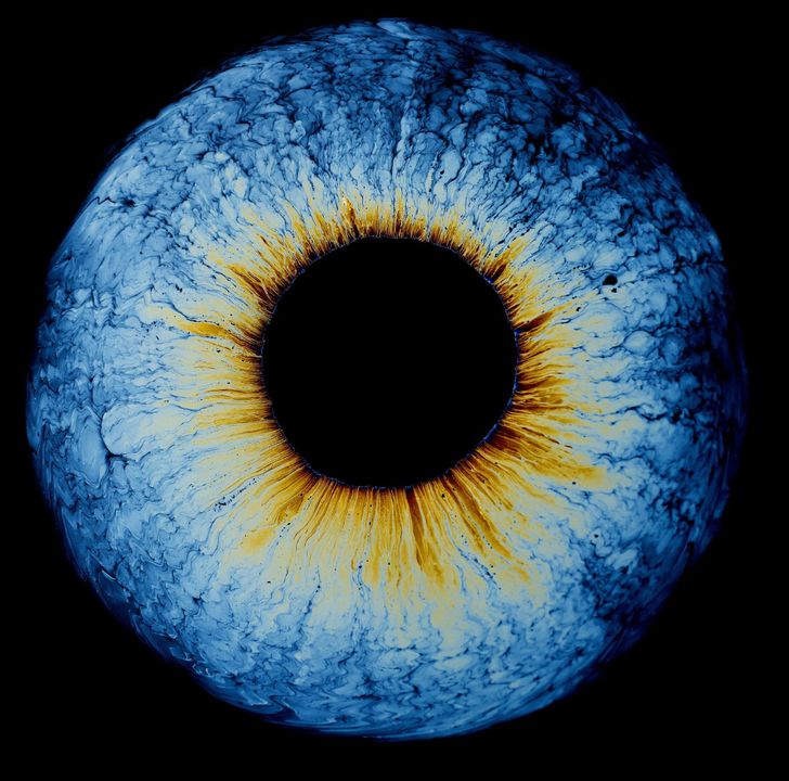 photos that play tricks on your eyes - oil spill photography