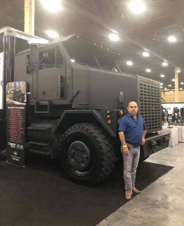 The M1070 HET, the largest land vehicle the U.S. Army operates. It hauls M1 Abrams MBTs.