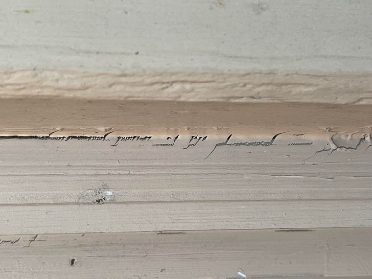 “This cracked paint looks like elvish writing.”