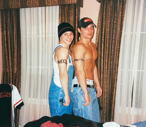 Nick Lachey and Drew Lachey in the late ’90s.