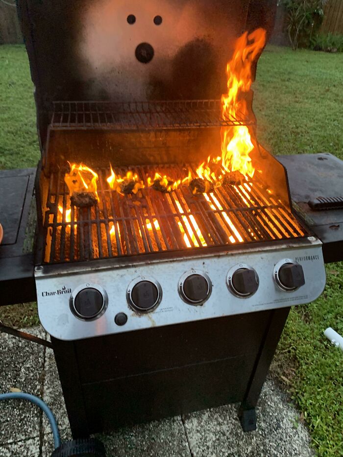 You Ever Mess Up Burgers So Bad That Even Your Grill Is Surprised?