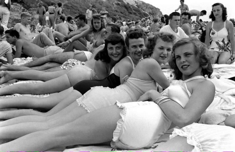 fascinating historical photos -  spring break girls gone wild