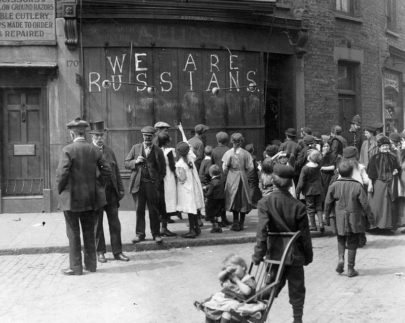 fascinating historical photos -  east end of london - ESTR7890 Low Ground Razors Ble Cutlery S Made To Order Repaired Laker Sele 170 Aen Are Rou S. Stan S. We