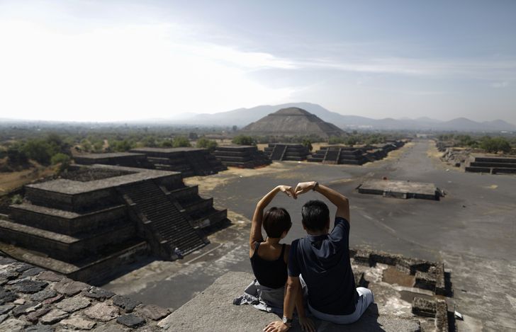 Teotihuacan, or the “birthplace of the gods,” is located very close to the modern capital of Mexico, Mexico City. Currently, only tourists can be found in the ruins of Teotihuacan, but more than 100,000 people used to live in this ancient city.