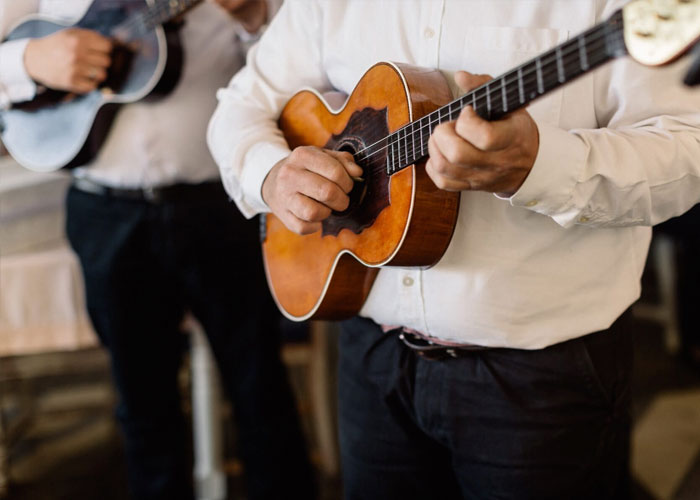 Istanbul, Turkey:
If you're at a restaurant, a music group might come up and serenade you while you pay the check for your food, so you'll get distracted. When you expect your change, they'll tell you you paid the exact amount. Always pay by card or the exact amount.