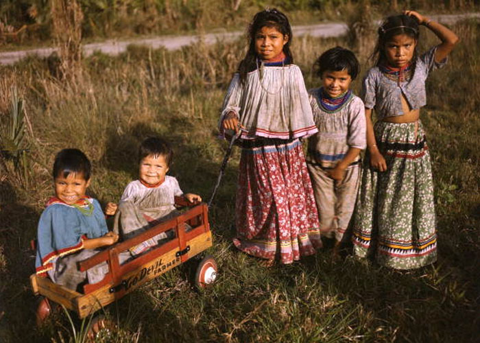 fun facts - interesting facts - native children on reservation - Par