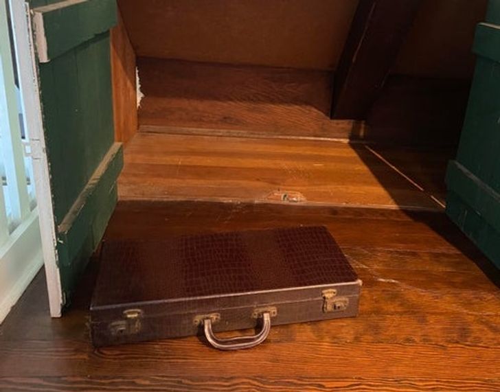 “Found this locked alligator briefcase hidden at the back of a closet in a 1933 home.”