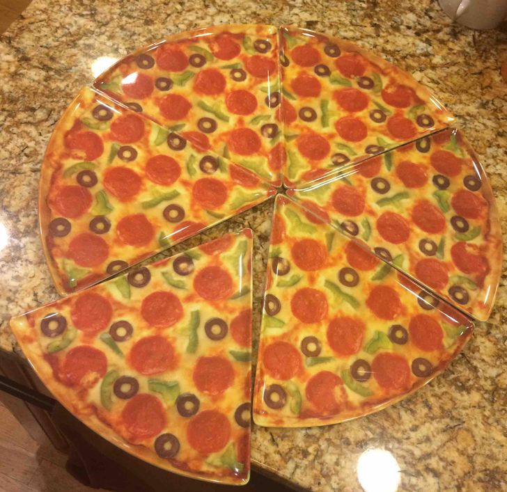 people who dont follow the rules - pizza plates - c.