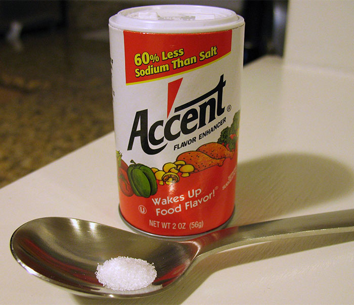 60% Less Sodium Than Salt Accent Flavor Enhancer Wakes Up Food Flavor! Net Wt 2 Oz 569