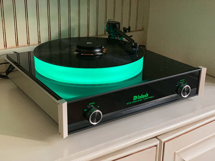 pics cool to look at - record player