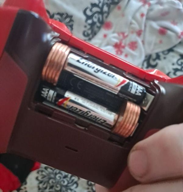 When you don’t have the correct batteries, use a few coins.