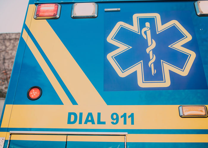 life saving - survival tips - star of life - Dial 911
