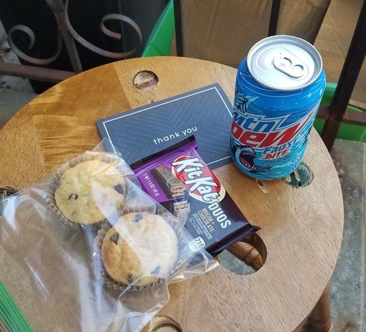 “One of my customers left me a card, some homemade mini muffins, a candy bar, and one of my favorite sodas!”
