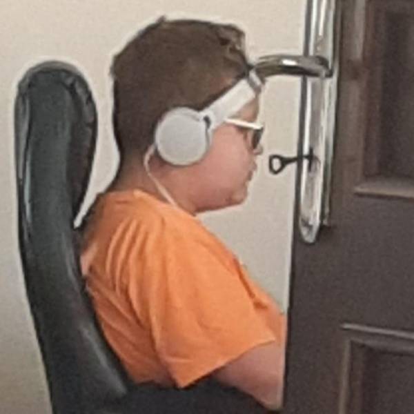 ’’The way my stepbrother wears headphones’’
