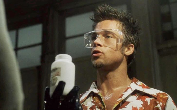 In one of the scenes in Fight Club, the characters played by Brad Pitt and Edward Norton are making soap. The actors really learned to make soap onset.