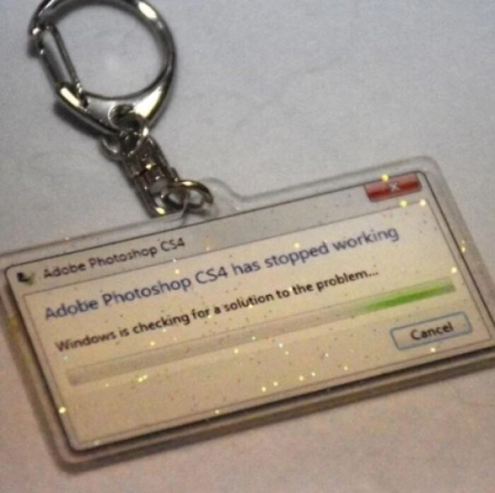 A Glitter Keychain Of The Adobe Photoshop Crash Window